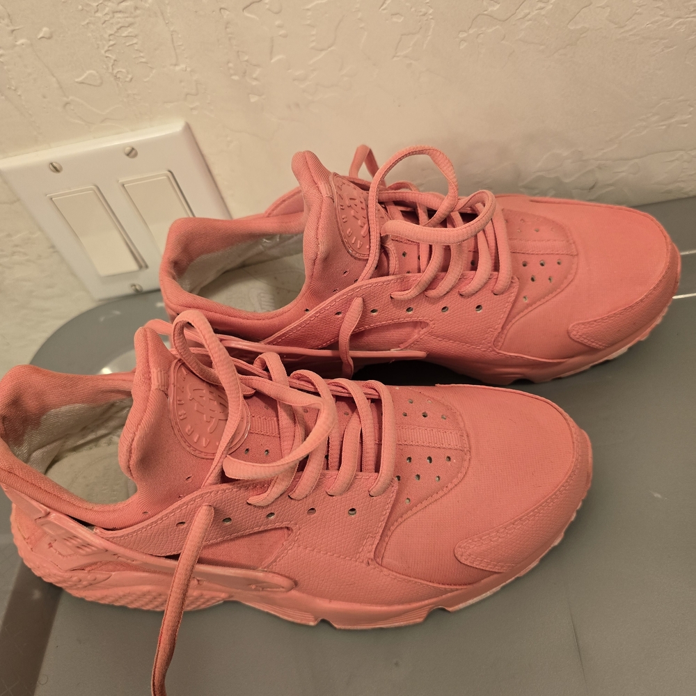 Nike Women’s Coral Pink Low-Top Sneakers